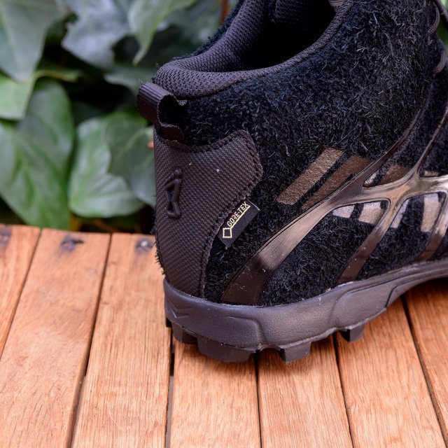 inov-8(イノヴェイト) inov-8×DESCENTE PAUSE コラボレーションシューズ / ROCLITE 286 GTX SD N01OGG30BK(10)