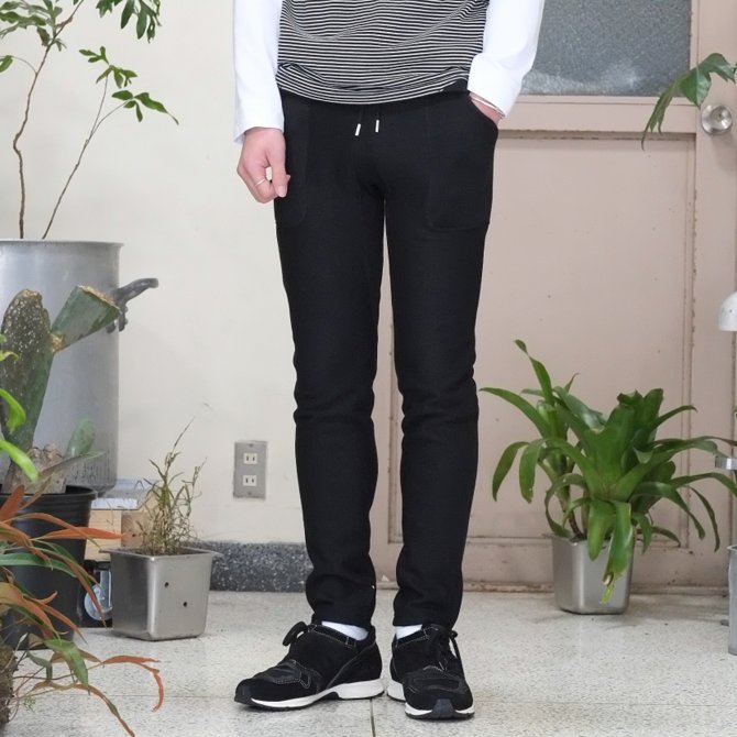 TAKAHIRO MIYASHITA The SoloIst.(タカヒロミヤシタ ザ ソロイスト) sweat pants. -black-(1)