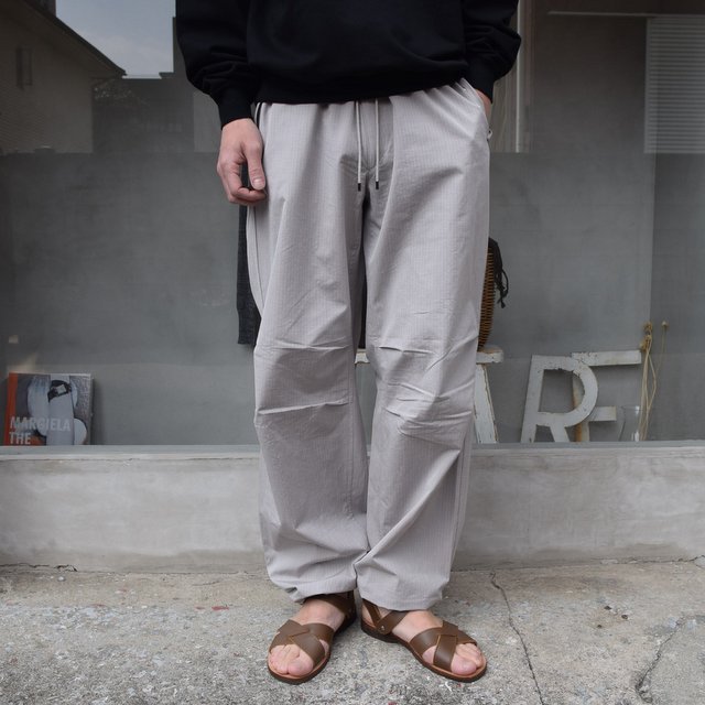 AURALEE(オーラリー)/ WASHED FINX RIPSTOP CHAMBRAY FIELD PANTS(1)