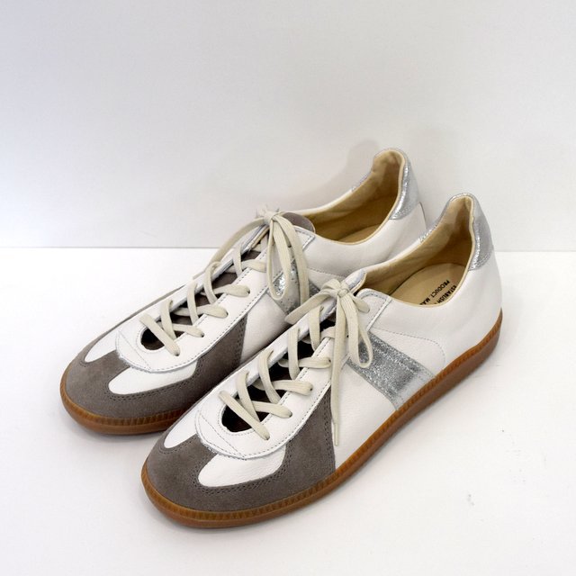 REPRODUCTION OF FOUND for Graphpaper GERMAN MILITARY TRAINER -WH×SIL- #GU201-90173(2)