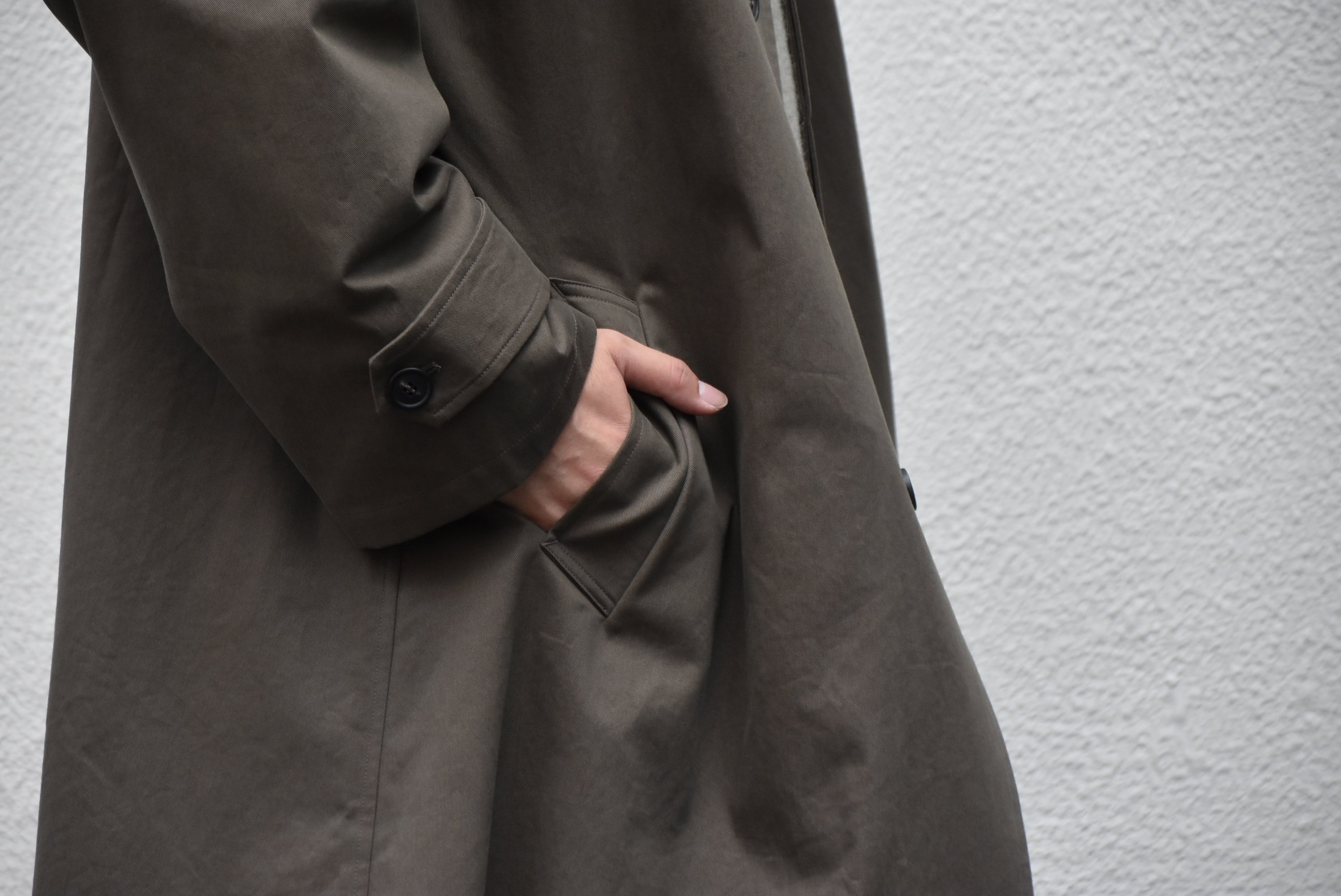 Cristaseya(クリスタセヤ)/ JAPANESE COTTON OVERSIZED TRENCH WITH LEATHER PATCH -KHAKI- #01KA-CO-KH(3)