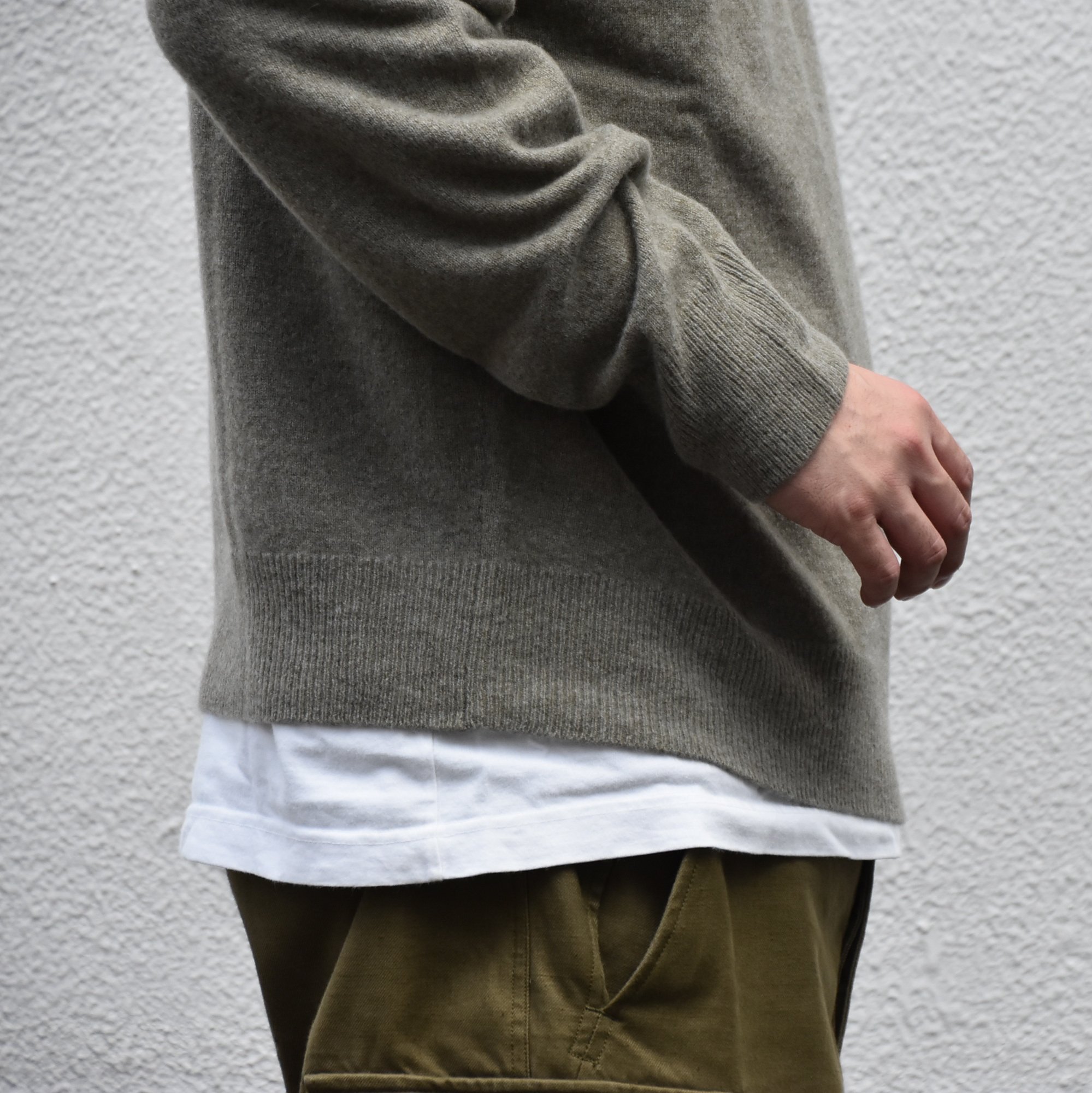 【2020】 Cristaseya(クリスタセヤ)/ CASHMERE&WOOL ROUND NECK RAGLAN SWEATER-KHAKI- #28KA-LK(3)