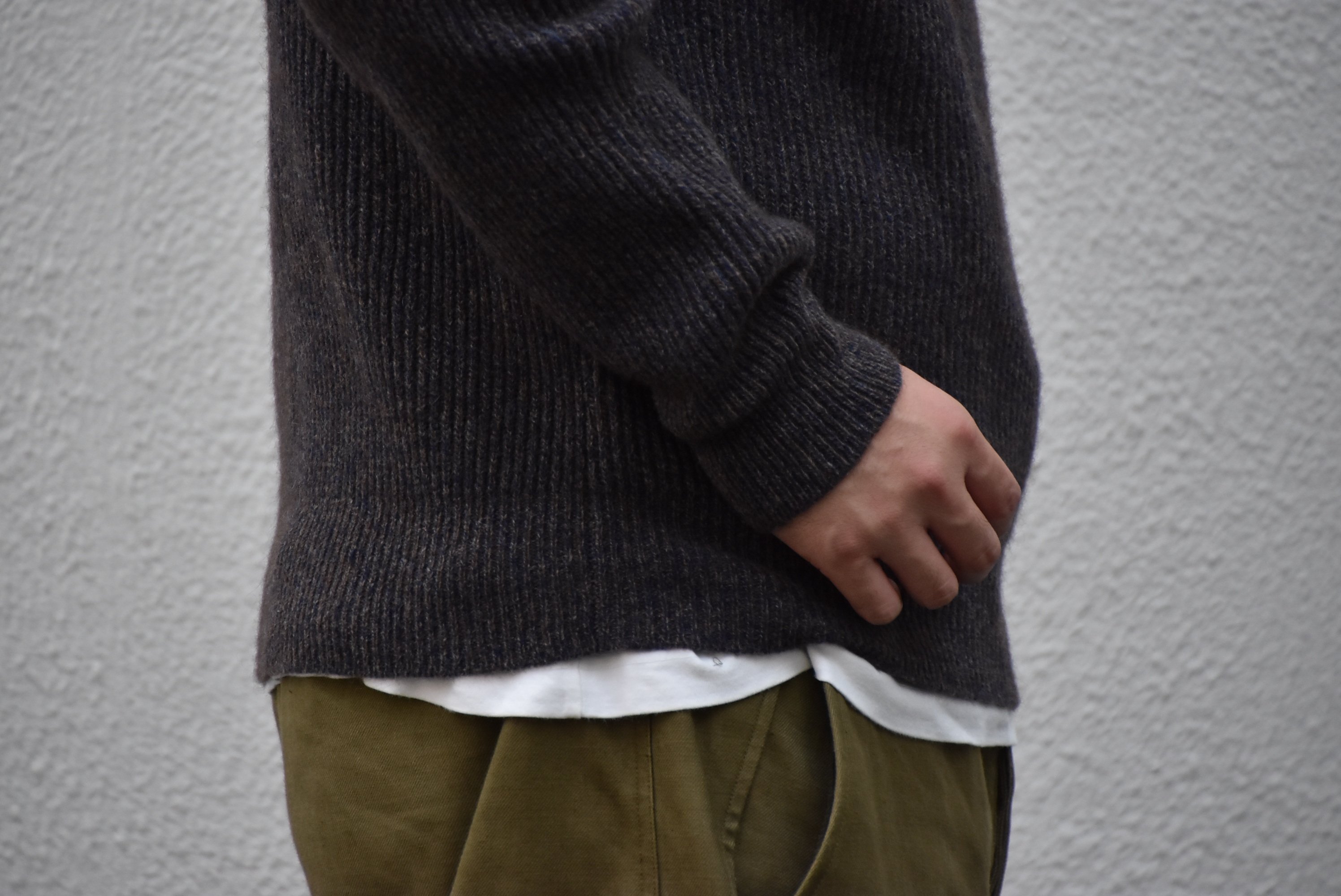 【2020】 Cristaseya(クリスタセヤ)/ YAK&WOOL RIBBED RAGLAN SWEATER -BROWN BLUE- #17KA-BB(4)