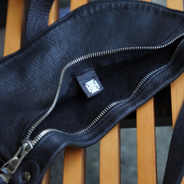 GUIDI(ƒOƒCƒfƒB) / SOFT HORSE FULL GRAIN BELT BAG -BLACK- (4)