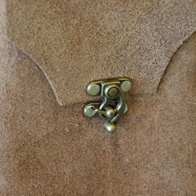 FERNAND LEATHER(フェルナンド・レザー) Latch Pouch M -BEIGE SUEDE-(8)