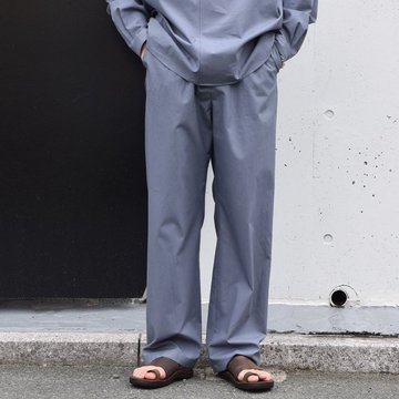 AURALEE(オーラリー)/ WASHED FINX TWILL EASY WIDE PANTS #A00S03TN