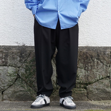 [30%OFF] Graphpaper (グラフペーパー)/ Dry Wool Tropical Tuck Wide Trousers -BLACK- #GM231-40047