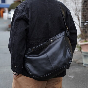 �y25AW�zCCU(�V�[�V�[���[)/ NEW NEWSPAPER BAG M -BLACK- #BG-41-C-COW-5