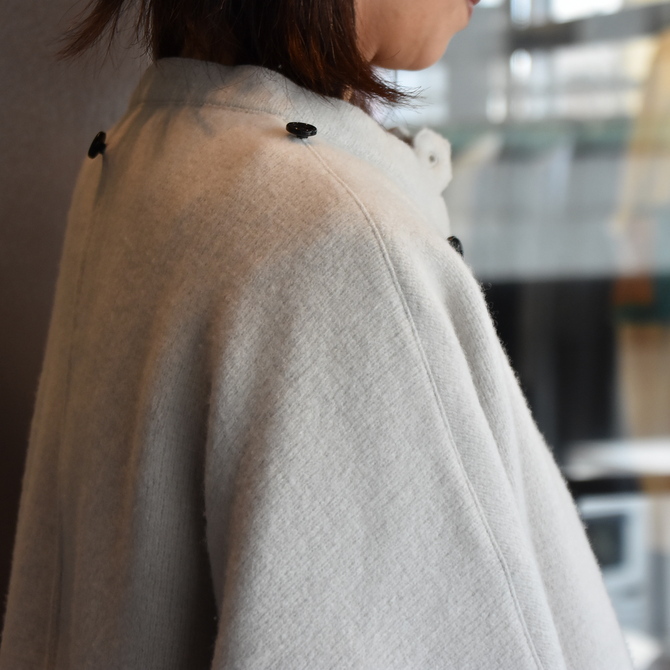 TENNE HANDCRAFTED MODERN(テン ハンドクラフテッドモダン) WOOL KNIT CAPE WITH HOOD(10)