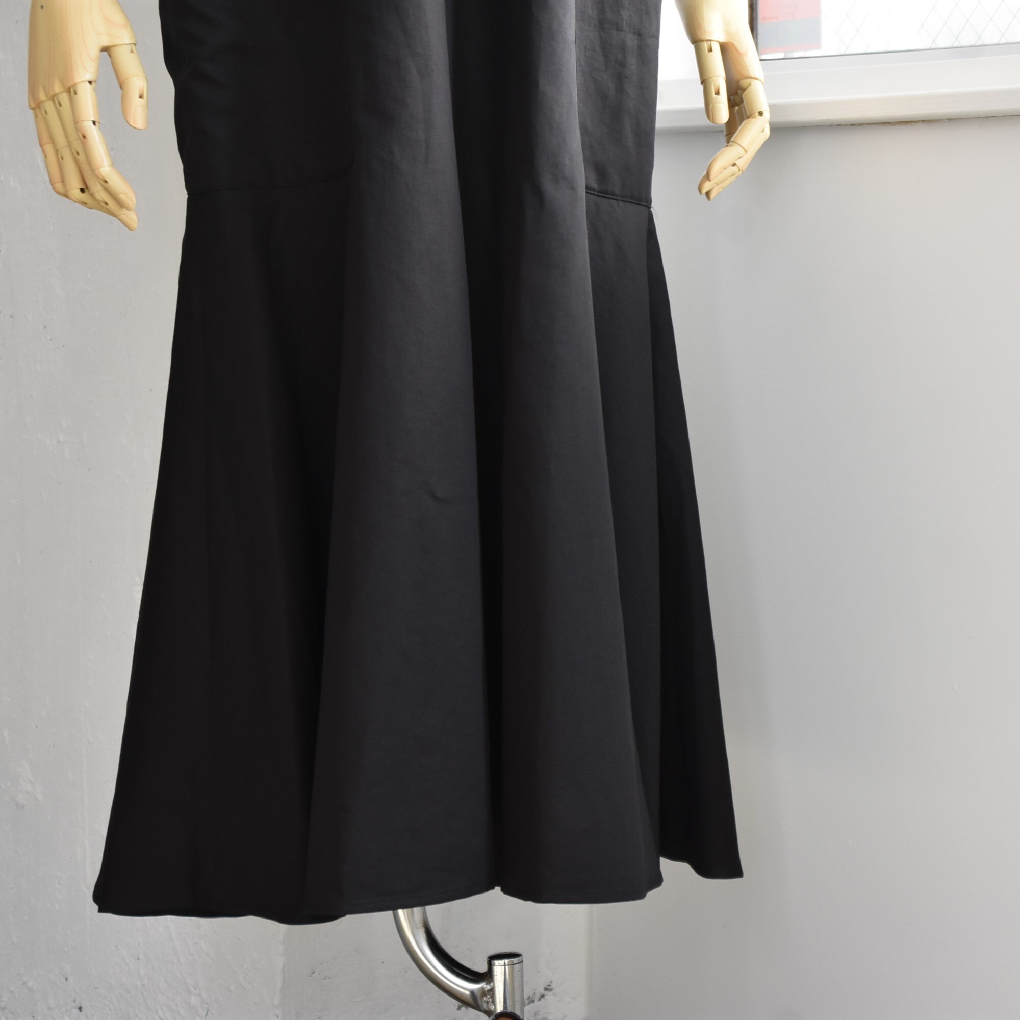 TENNE HANDCRAFTED MODERN(テン ハンドクラフテッドモダン) / NO SLEEVE MERMAID DRESS【2色展開】 #0028-25SS-AA(10)