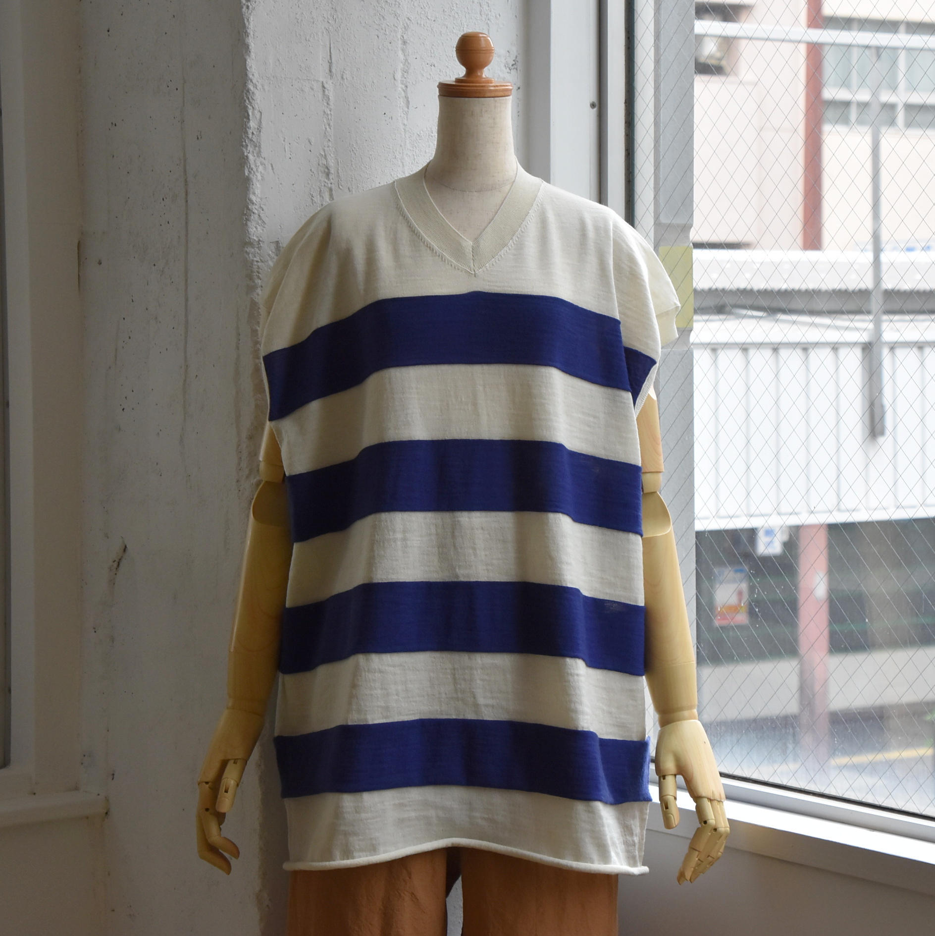 SOFIE D'HOORE(\tB[h[) / MODA Sleeveless v-neck bi color striped knit(1)