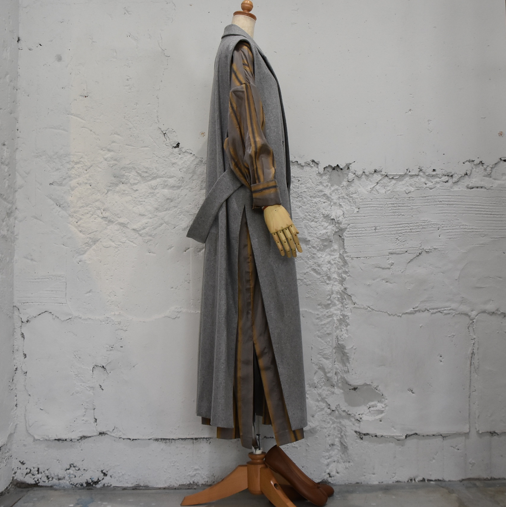 SACRA (TN) / LIGHT MELTON GILET(2)