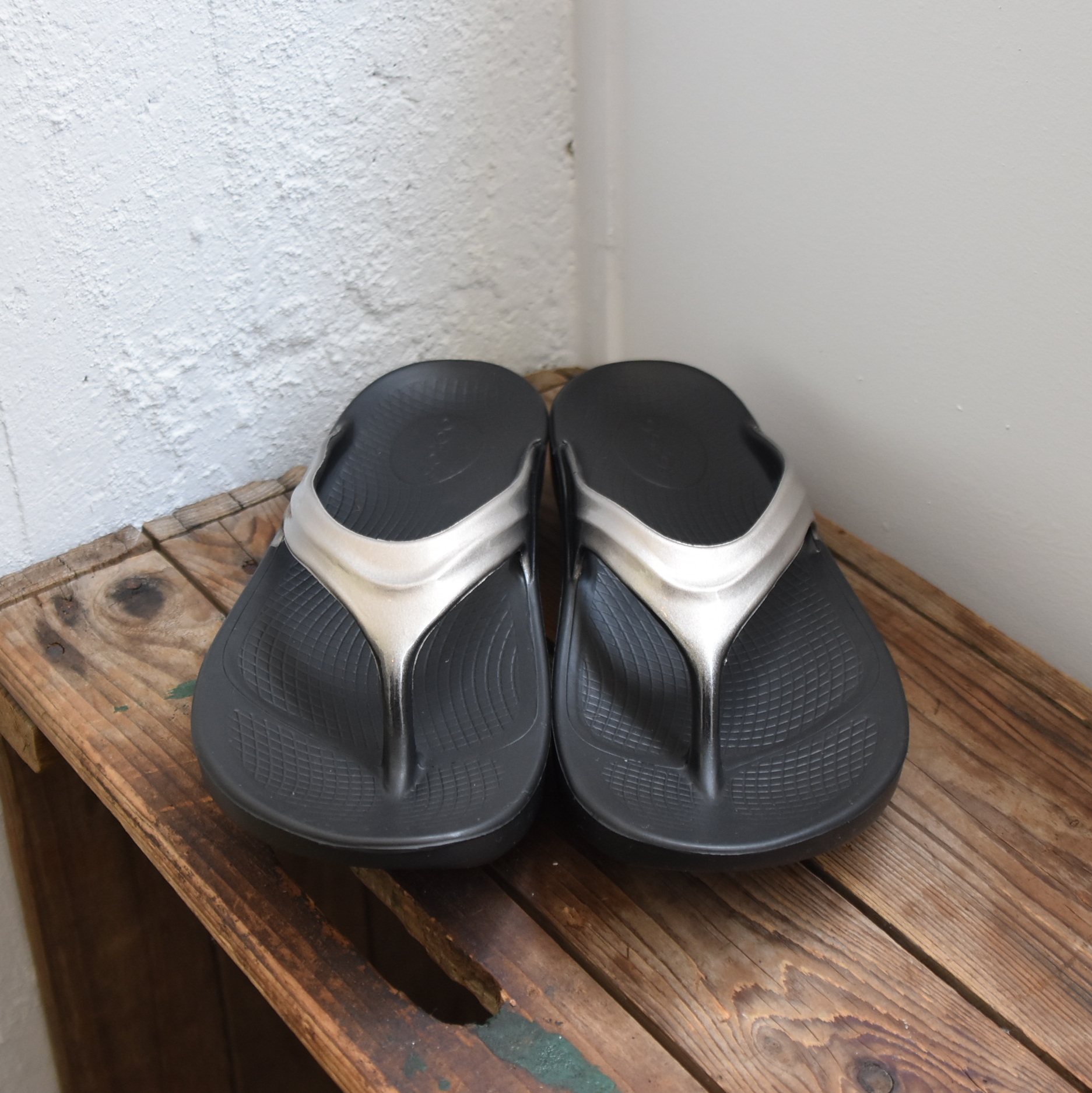 OOFOS(E[tHX) / Jo[T_ OOLALA LUXE(2)