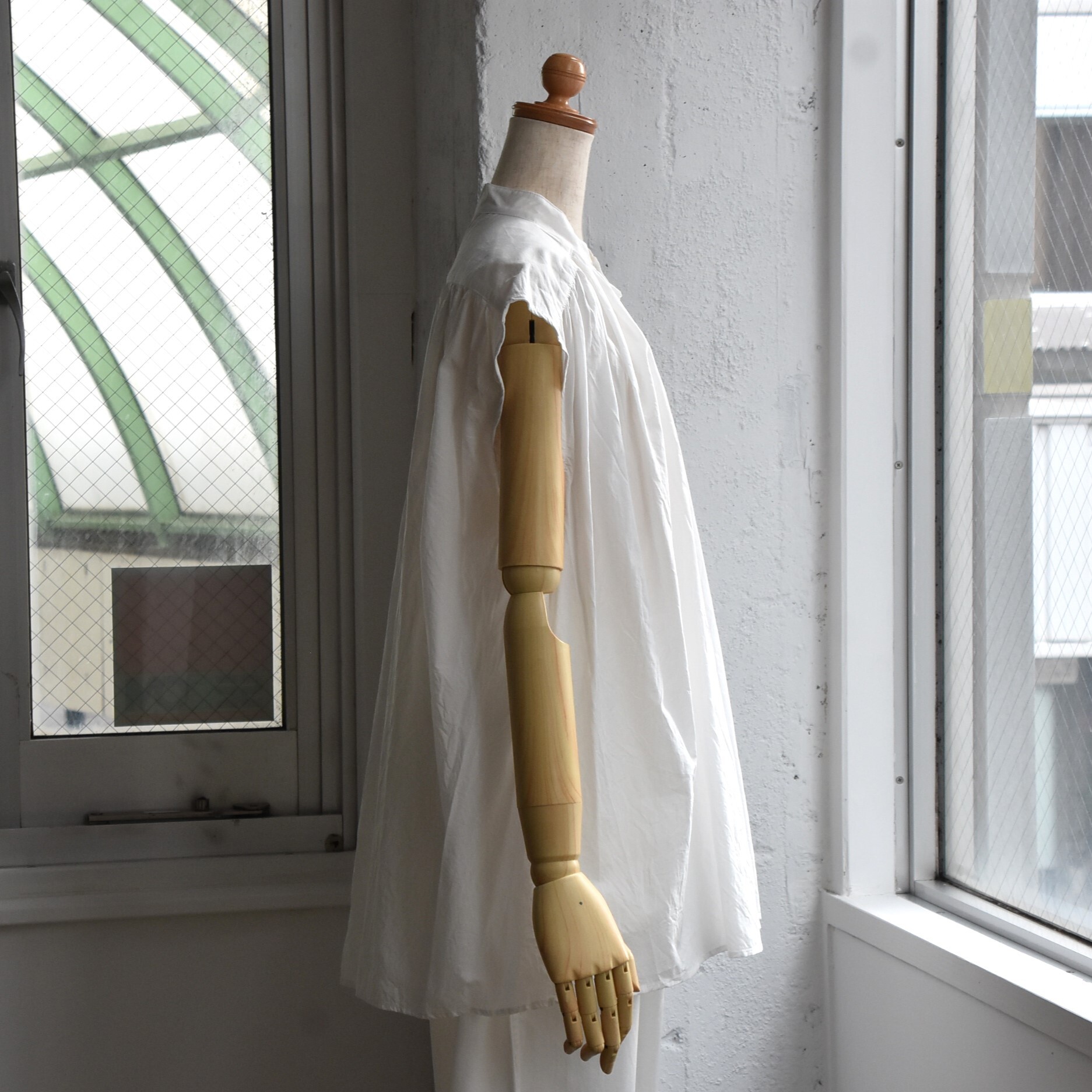 TOUJOURS(トゥジュー) / Pleated Sleeveless Long Shirt #MM42YS02-AA(2)
