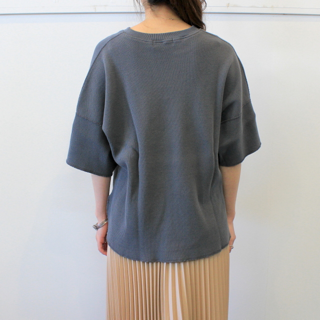 Graphpaper(グラフペーパー)【20 SS】Waffle S/S Slit Neck Tee(2色展開)_GL201-70130B【K】(3)