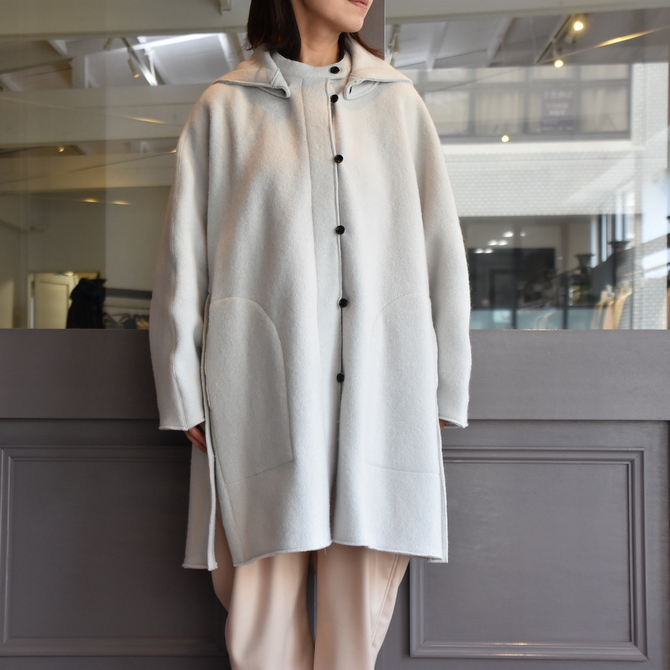 TENNE HANDCRAFTED MODERN(テン ハンドクラフテッドモダン) WOOL KNIT CAPE WITH HOOD(3)