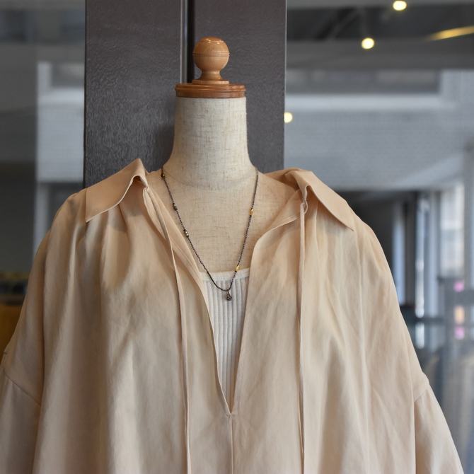 SACRA (ƒTƒNƒ‰) / SHRINK GABARDINE TOP (2F“WŠJ)(3)