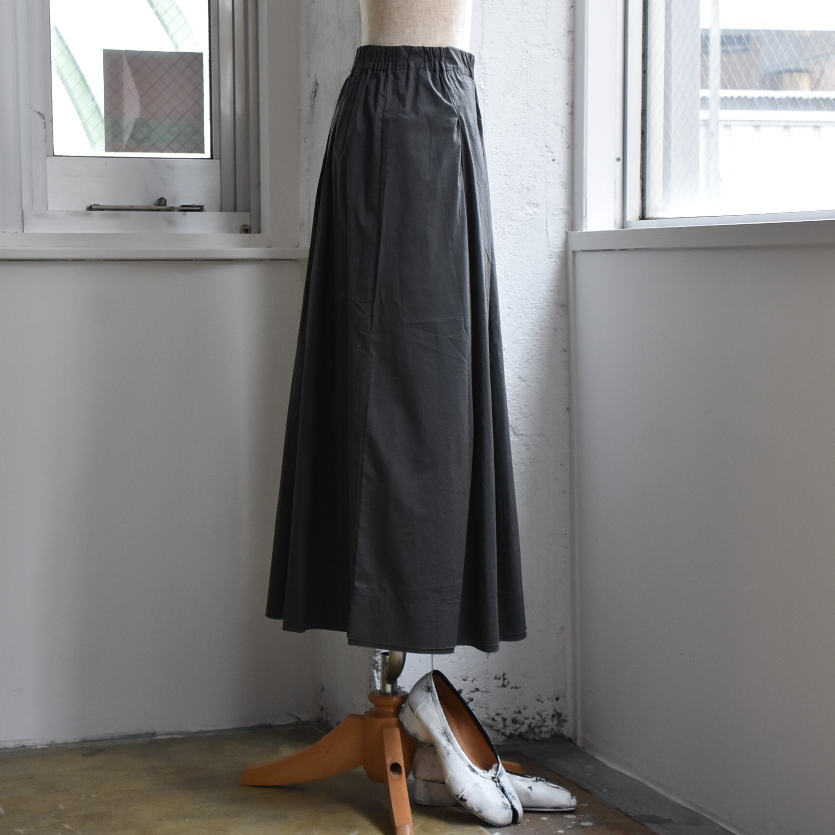 Kristensen DU NORD(クリステンセンドゥノルド) / タックスカート【2色展開】 #J-149-AA(3)