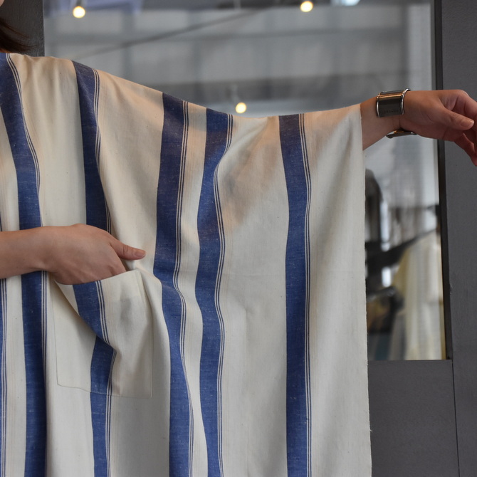 CristaSeya(クリスタセヤ)/ LIGHT COTTON OVERSIZED CAFTAN (WHITE / BLUE STRIPE) #07DA-C-BS(4)
