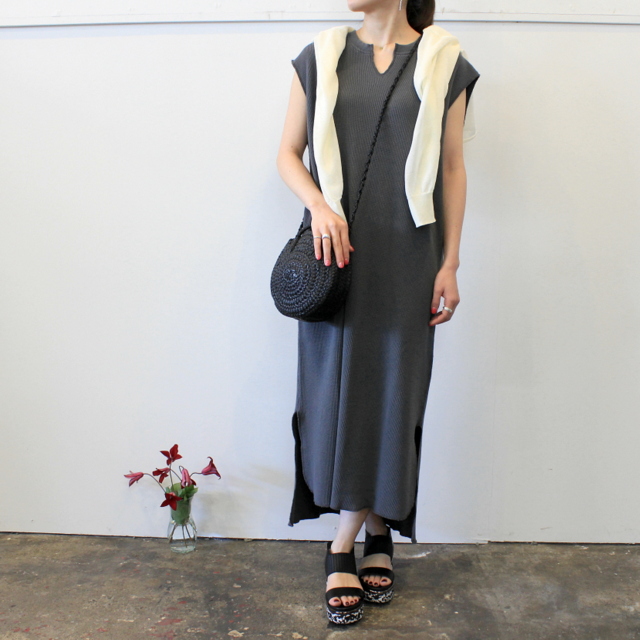 【30% off sale】Graphpaper(グラフペーパー)【20 SS】Waffle Slit Neck Sleeveless Dress(2色展開)_GL201-70133B【K】(4)