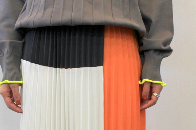 Graphpaper(グラフペーパー)【20 AW】Satin Block Pleats Skirt_GL203-40005【K】(4)