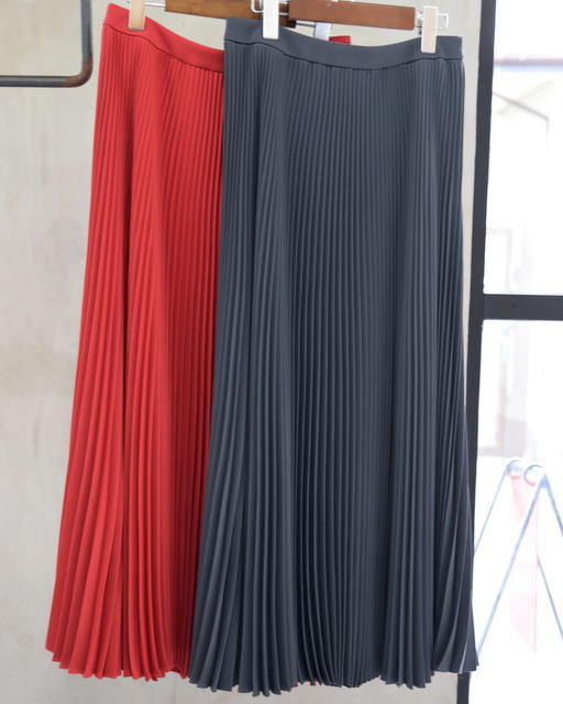 Graphpaper(グラフペーパー)【21AW】Satin Pleats Skirt(2色展開)_GL213-40129【K】(4)