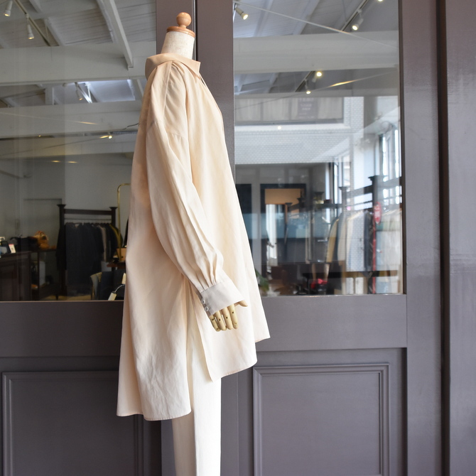 SACRA (ƒTƒNƒ‰) / SHRINK GABARDINE TOP (2F“WŠJ)(4)