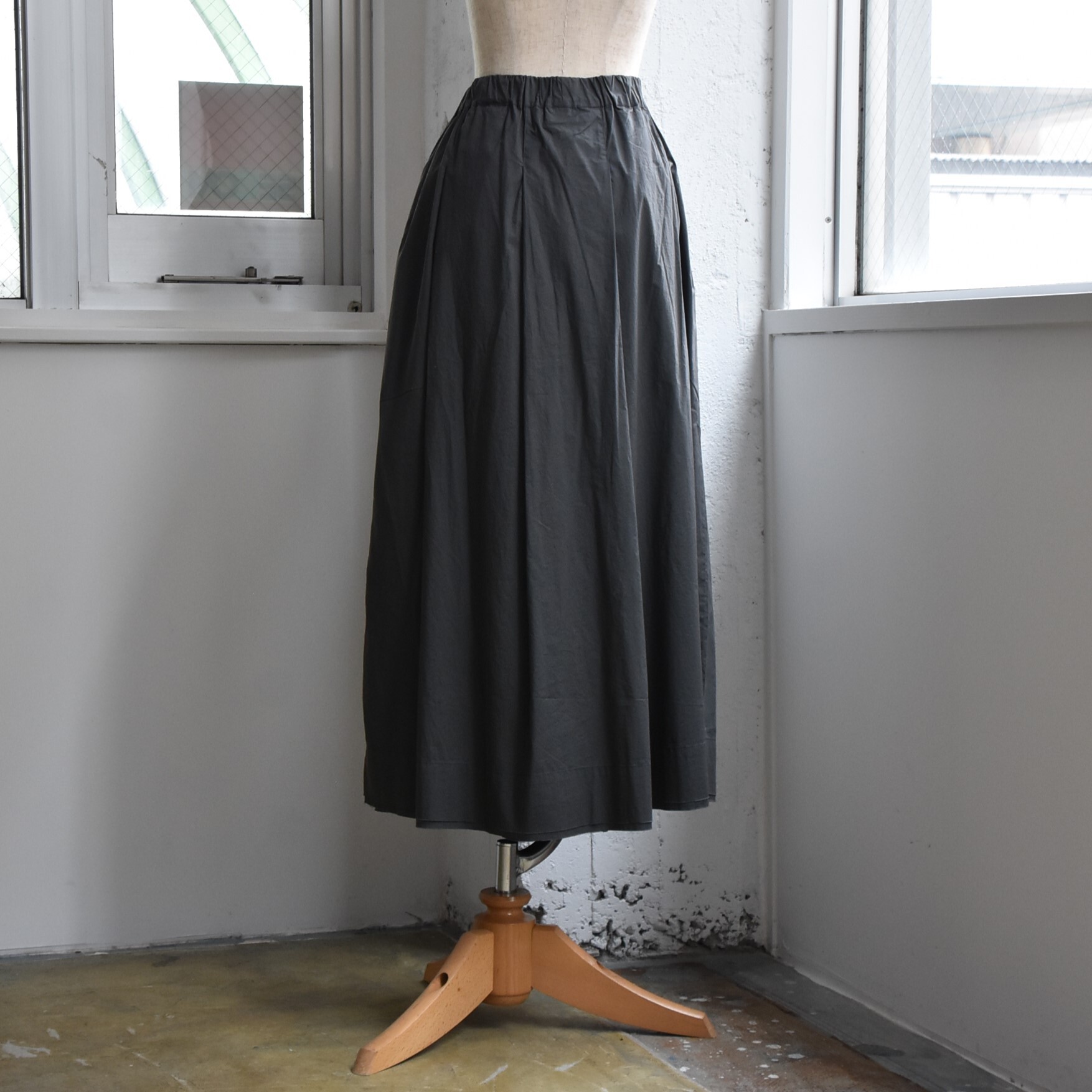 Kristensen DU NORD(クリステンセンドゥノルド) / タックスカート【2色展開】 #J-149-AA(4)