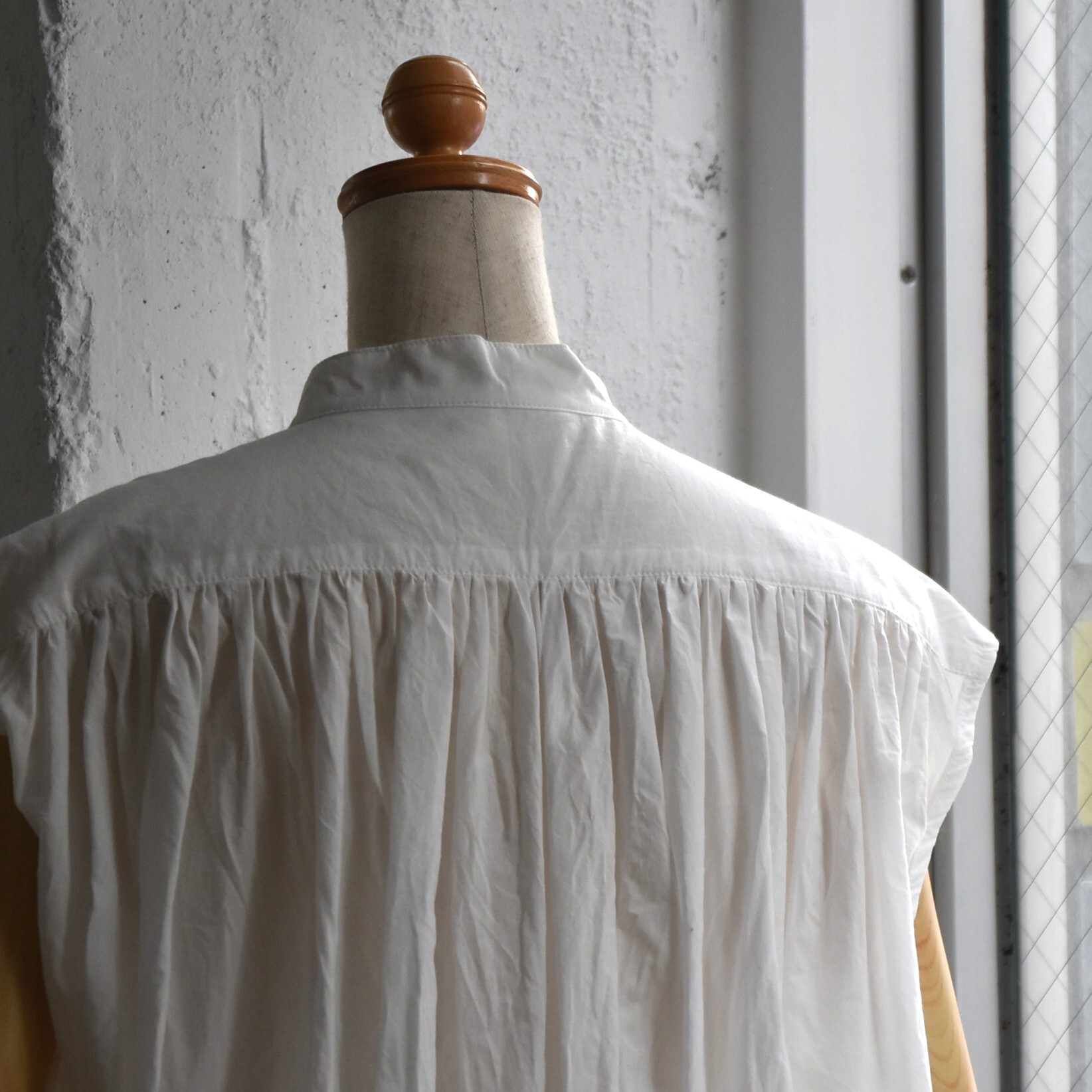 TOUJOURS(トゥジュー) / Pleated Sleeveless Long Shirt #MM42YS02-AA(4)