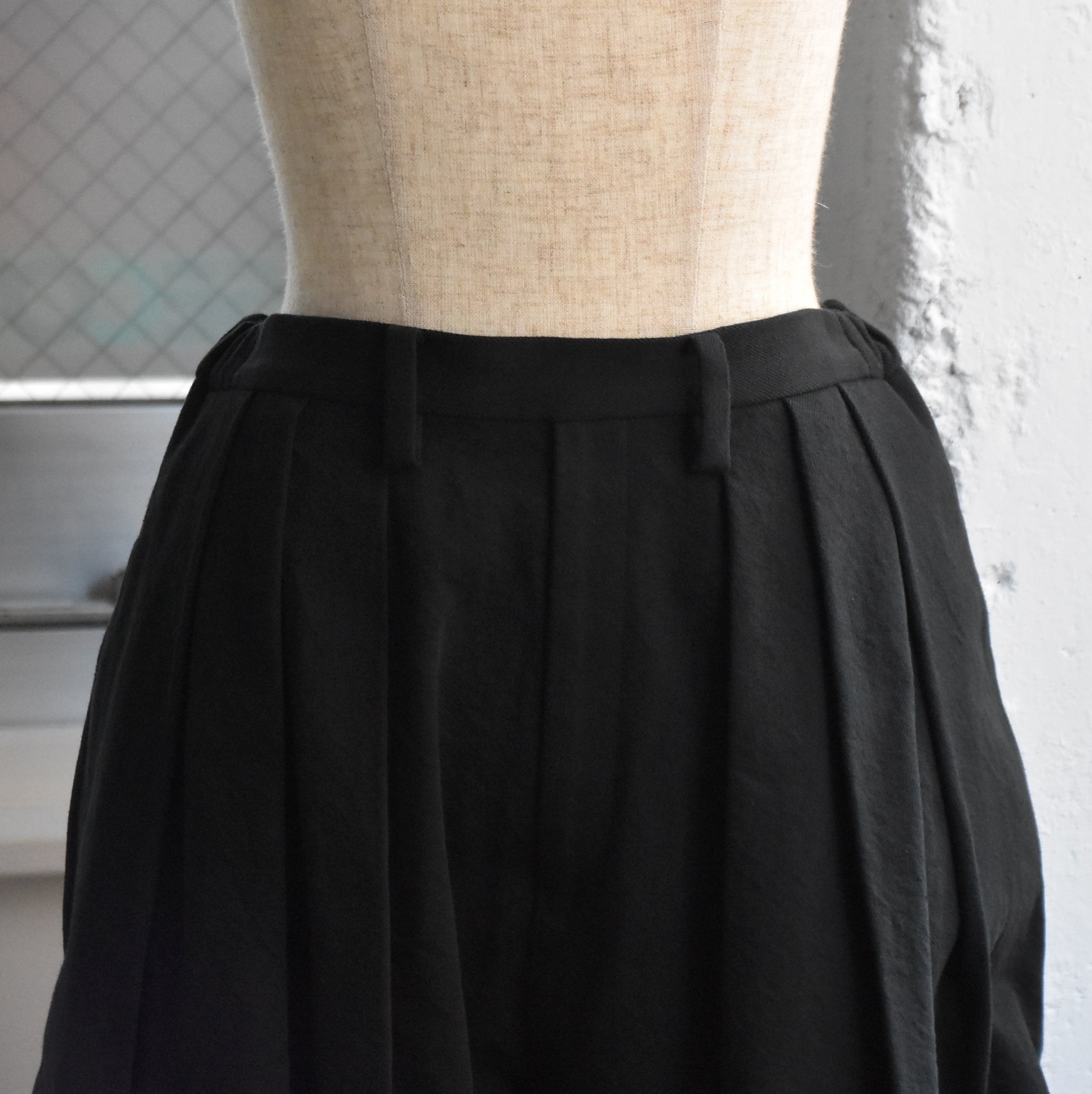 TENNE HANDCRAFTED MODERN(ƒeƒ“ ƒnƒ“ƒhƒNƒ‰ƒtƒeƒbƒhƒ‚ƒ_ƒ“) / 3tuck wide pants #0026-23FW-AA(5)