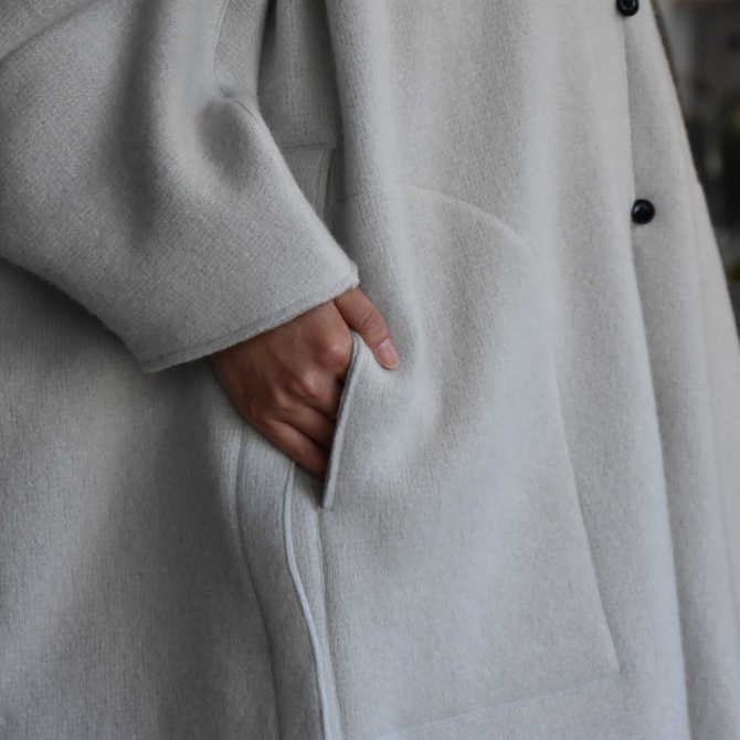 TENNE HANDCRAFTED MODERN(テン ハンドクラフテッドモダン) WOOL KNIT CAPE WITH HOOD(6)
