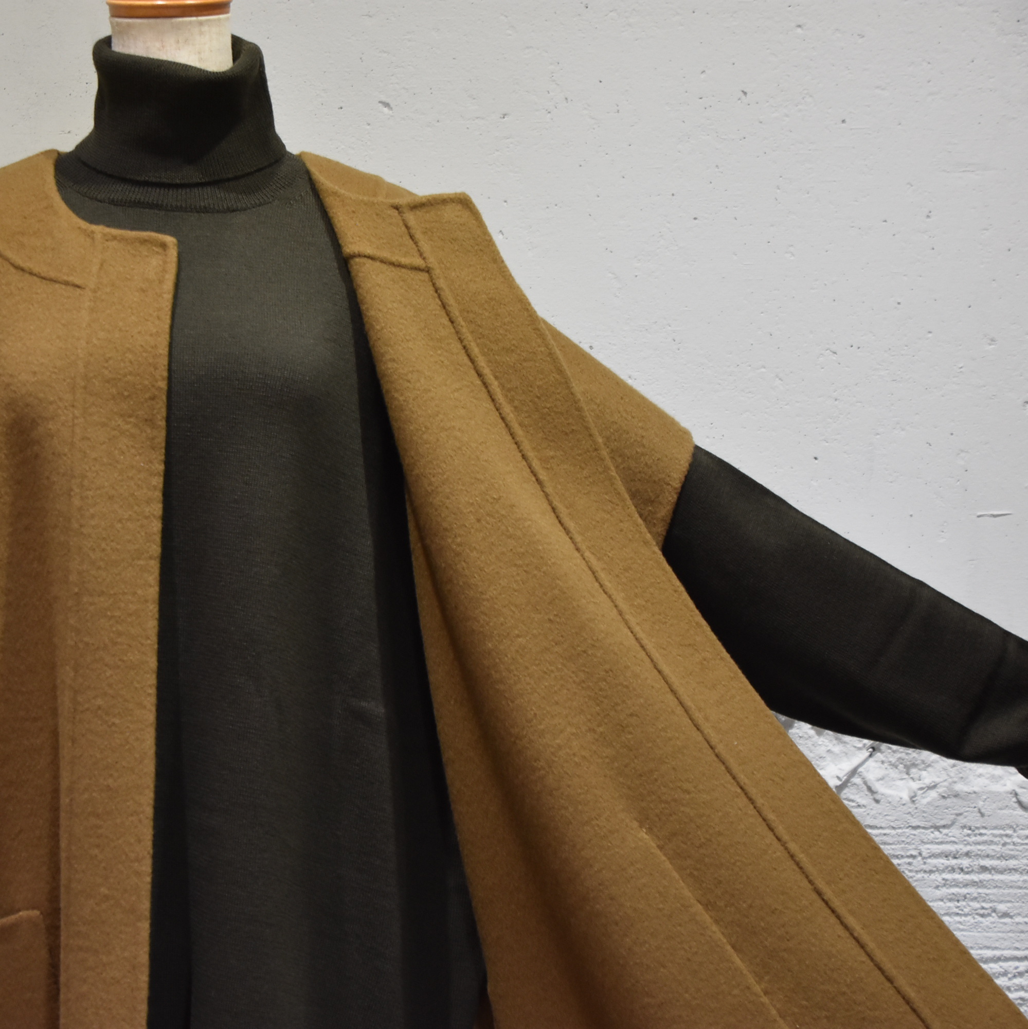 SACRA (TN) / DOUBLE FACE BEAVER GILET(6)