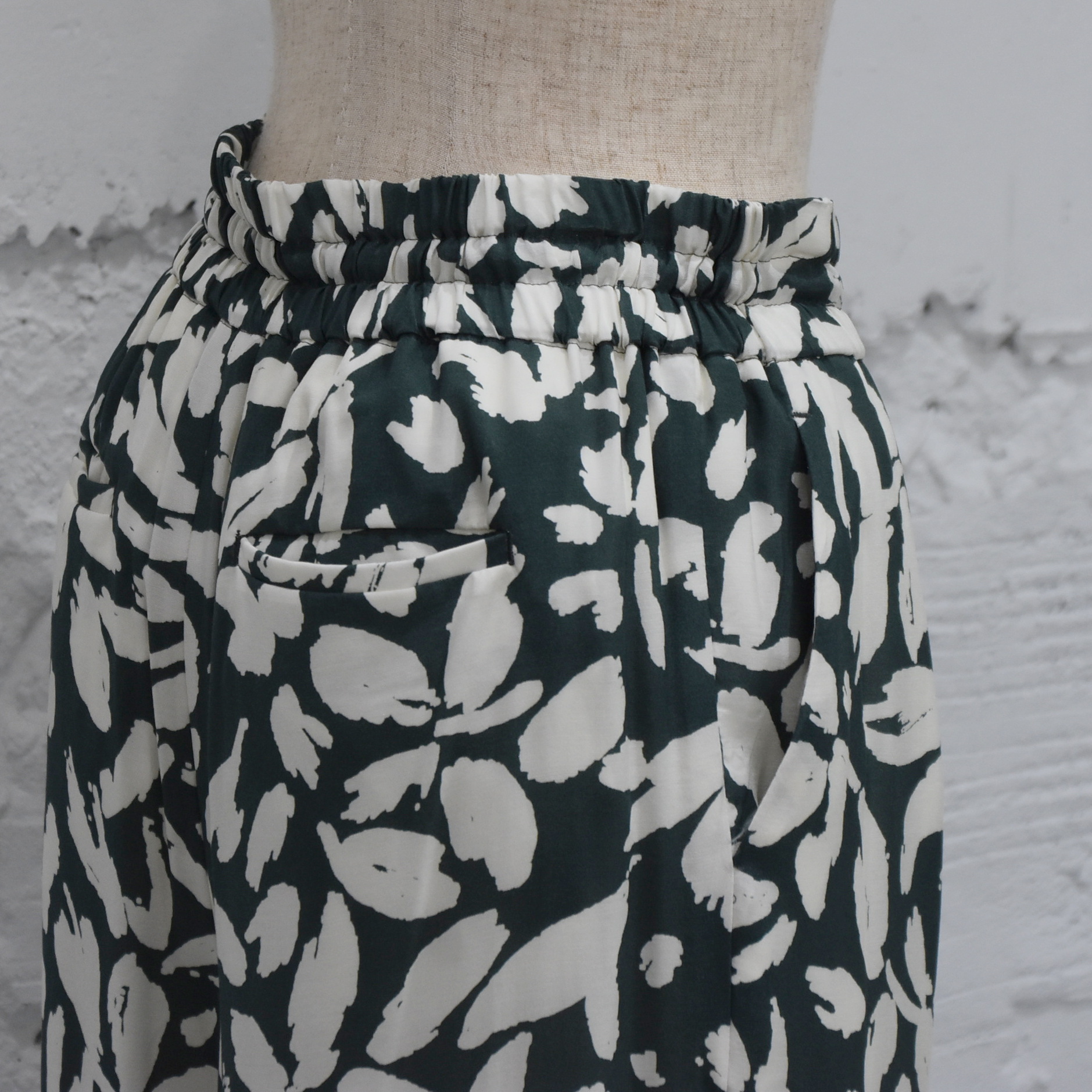 SACRA (TN) / BILLOW LEAVES PANTS(6)