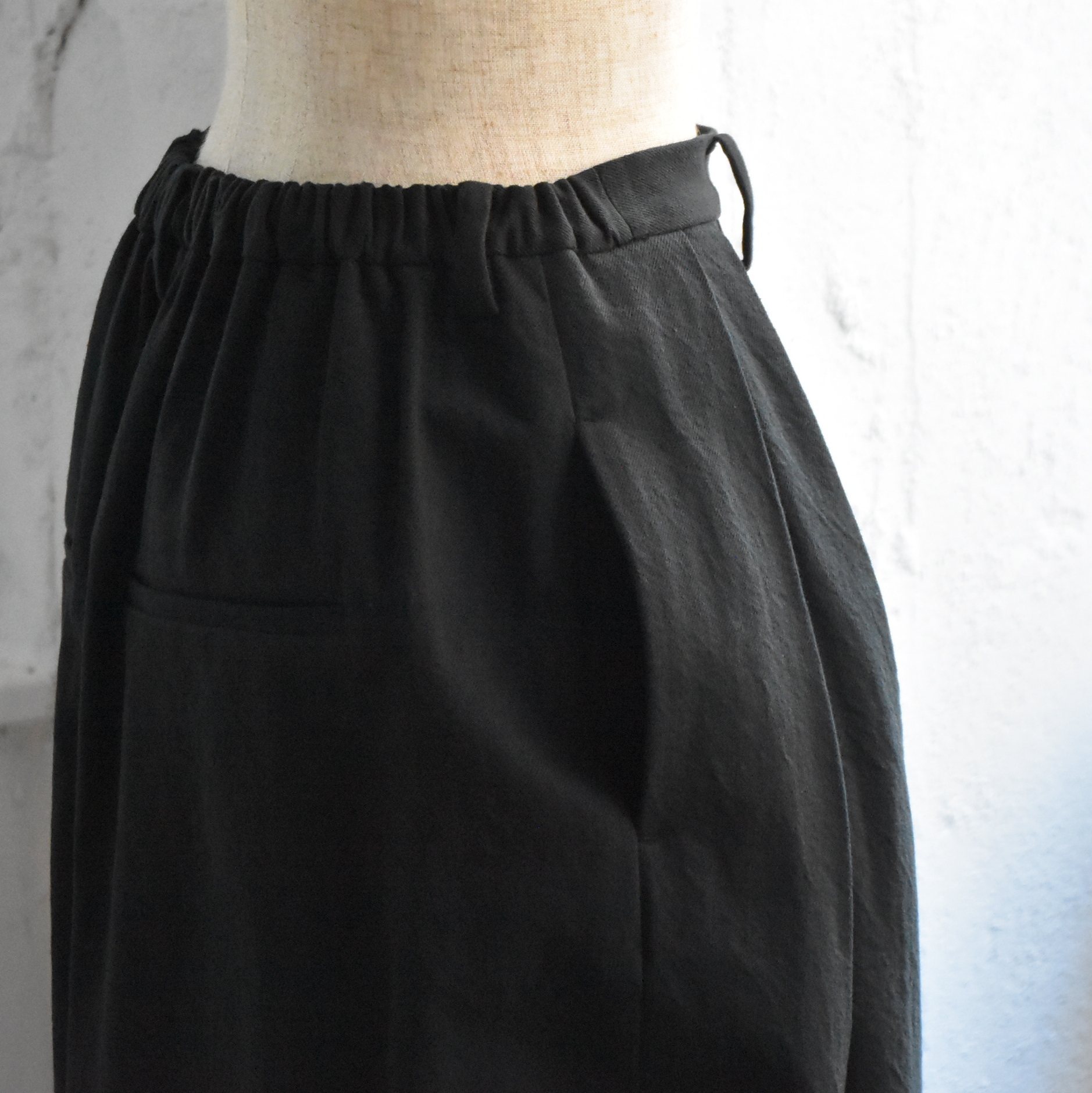 TENNE HANDCRAFTED MODERN(ƒeƒ“ ƒnƒ“ƒhƒNƒ‰ƒtƒeƒbƒhƒ‚ƒ_ƒ“) / 3tuck wide pants #0026-23FW-AA(6)