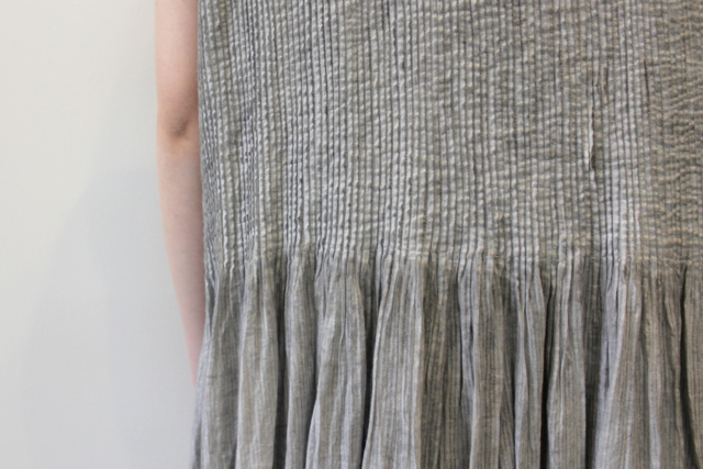 maison de soil(メゾンドソイル) MINI PINTUCK V-NECK DRESS_NMDS21182【K】(7)