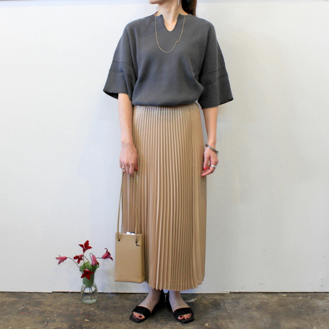 Graphpaper(グラフペーパー)【20 SS】Waffle S/S Slit Neck Tee(2色展開)_GL201-70130B【K】(8)