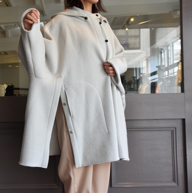 TENNE HANDCRAFTED MODERN(テン ハンドクラフテッドモダン) WOOL KNIT CAPE WITH HOOD(8)