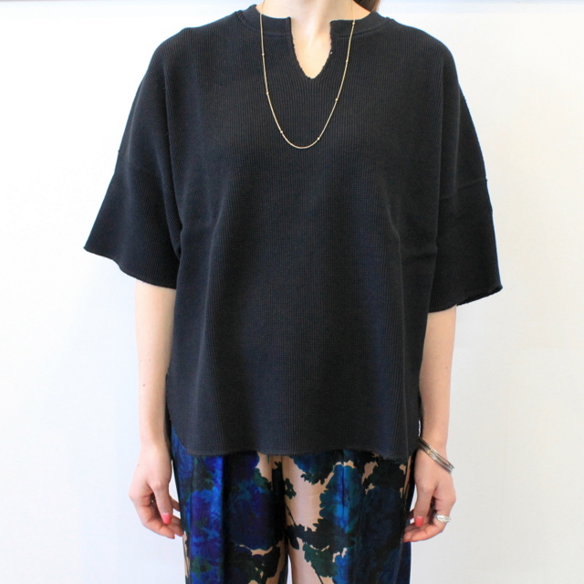 Graphpaper(グラフペーパー)【20 SS】Waffle S/S Slit Neck Tee(2色展開)_GL201-70130B【K】(9)