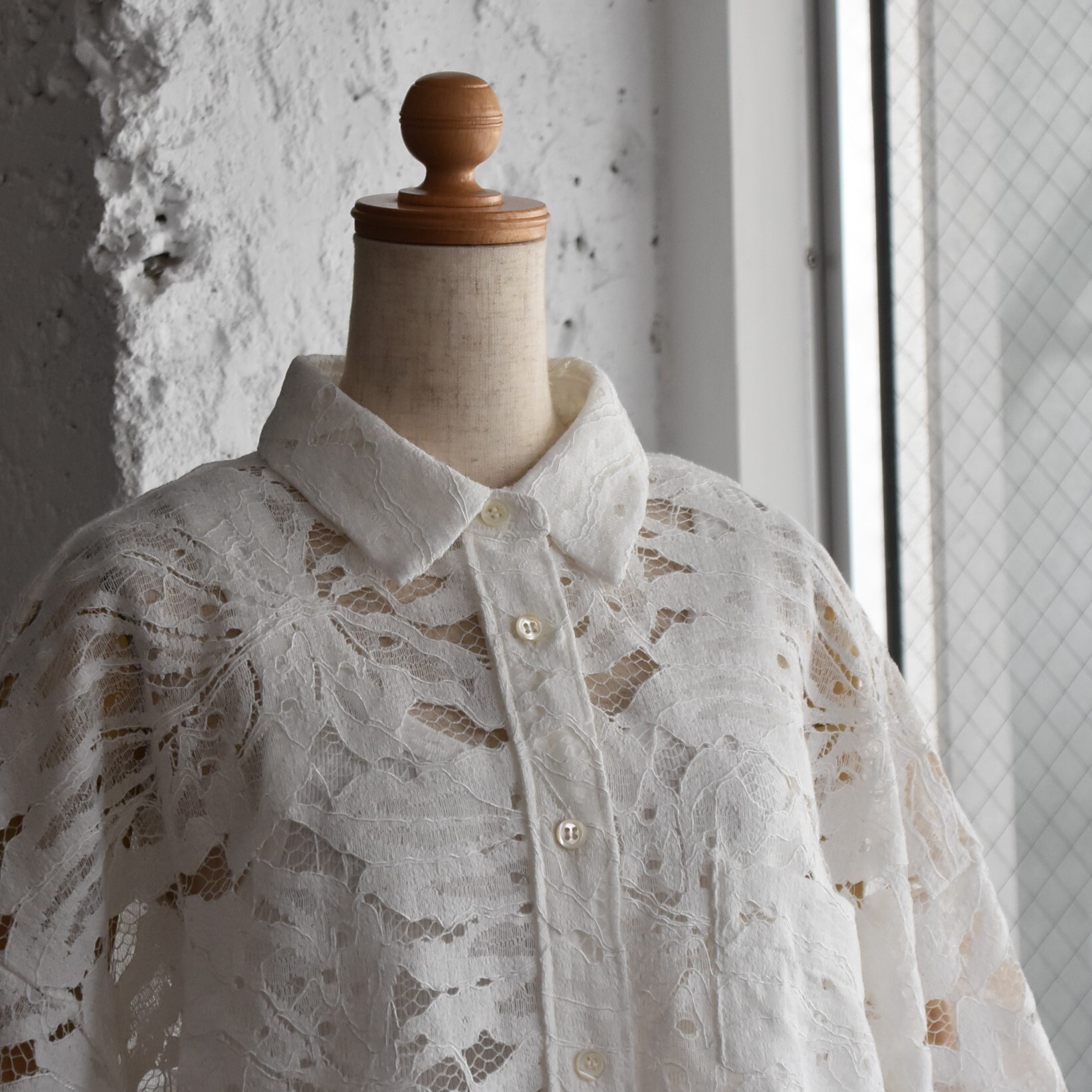 SACRA (サクラ) / LEAF RASCHEL LACE CROPPED SHIRT【2色展開】 #125214071-AA(9)