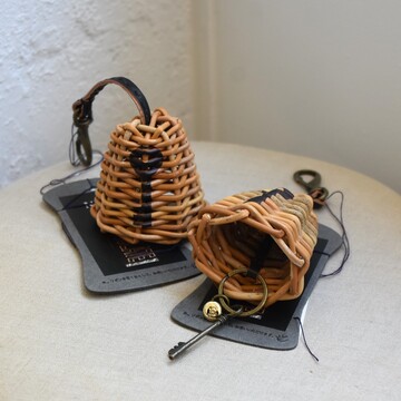 ebagos(エバゴス) / バスケットキーホルダー ベルトレザー【2色展開】 #45644-AA