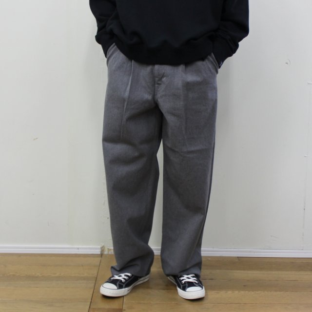 ジッパーフライCW DENIM TUCK PANTS