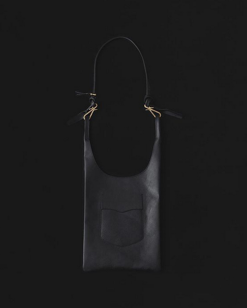 NICENESS(ナイスネス)/ C.LOWE CAMEL LEATHER BAG -BLACK- #NN-LCMA01