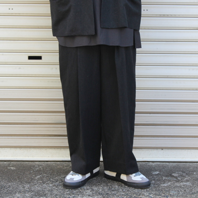 blurhms (ブラームス)/ WOOL RAMIE SUPER WIDE SLACKS -HETHERCHARCOAL 