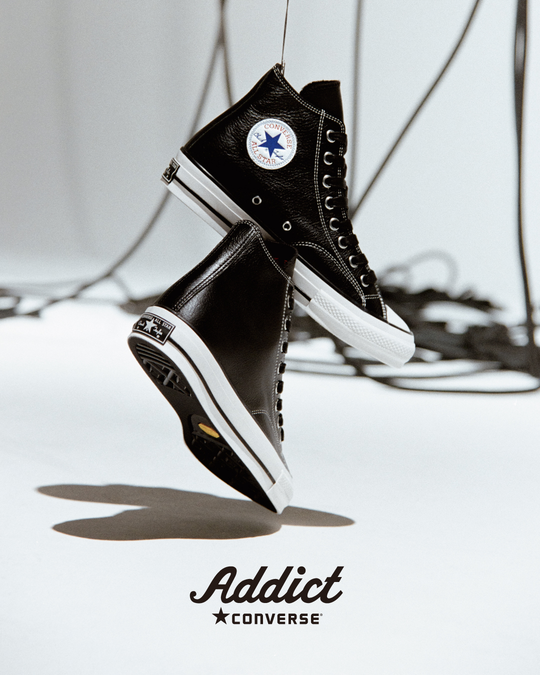 y25AWzCONVERSE ADDICT(Ro[X AfBNg) / CHUCK TAYLOR LEATHER HI -BLACK- #33900010(1)