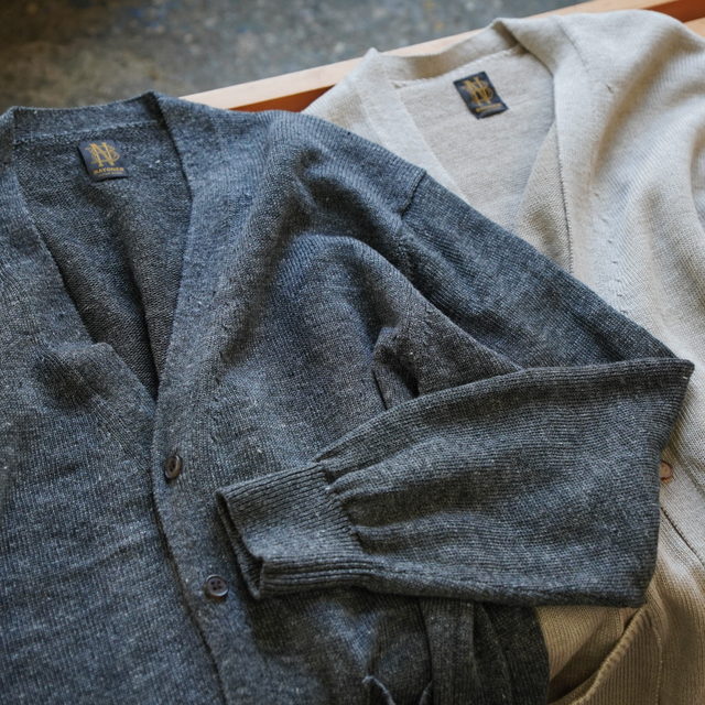 �y26SS�zBATONER(�o�g�i�\) / WASHED HIGH COUNT LINEN V NECK CARDIGAN -CHARCOAL,NATURAL- #BN-26SM-021(1)