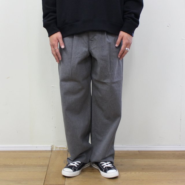 Graphpaper(グラフペーパー)/ Colorfast Denim Two Tuck Pants