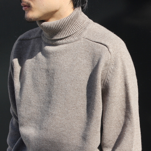 HERILL ヘリル Blacksheep Turtleneck www.krzysztofbialy.com