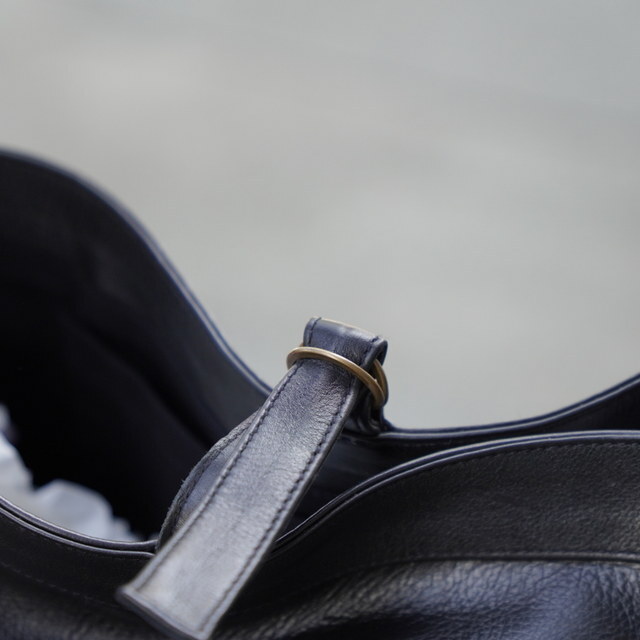 y25AWzCCU(V[V[[)/ NEWS PAPER BAG M -BLACK- #BG-27-C-COW(2)