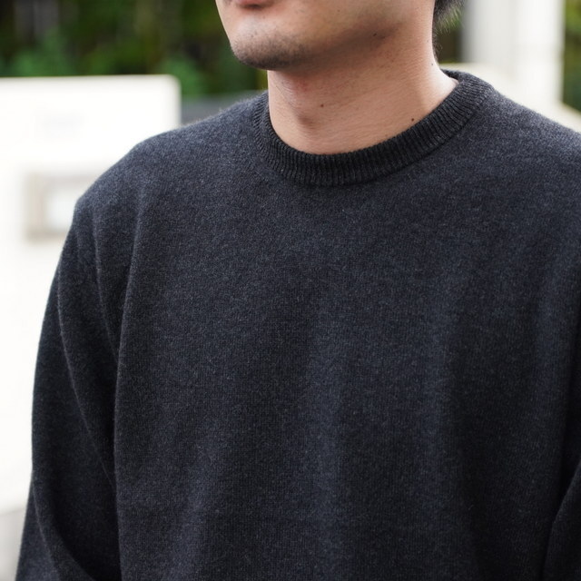 y25AWzBATONER(ogi\) / INNOCENT CASHMERE CREW NECK - MELANGE BLACK- #BN-FE-004(2)