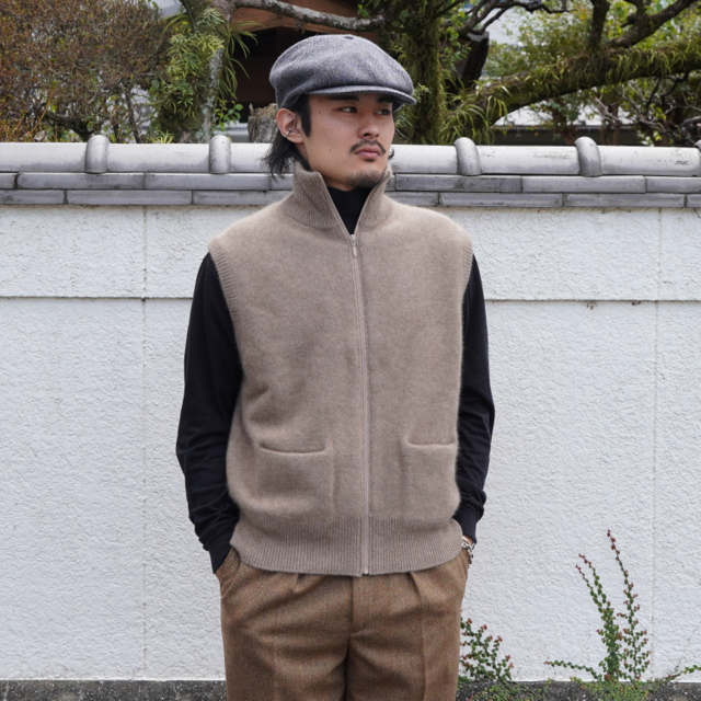 「23AW」MAATEE&SONS(マーティーアンドサンズ)/ CASHEMERE 強圧縮 JIP VEST -CHARCOAL、NAVY、NATURAL BROWN- #MT3303-0108(3)